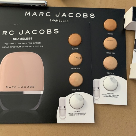 Marc Jacobs Makeup Pouch and samples - Picture 6 of 7